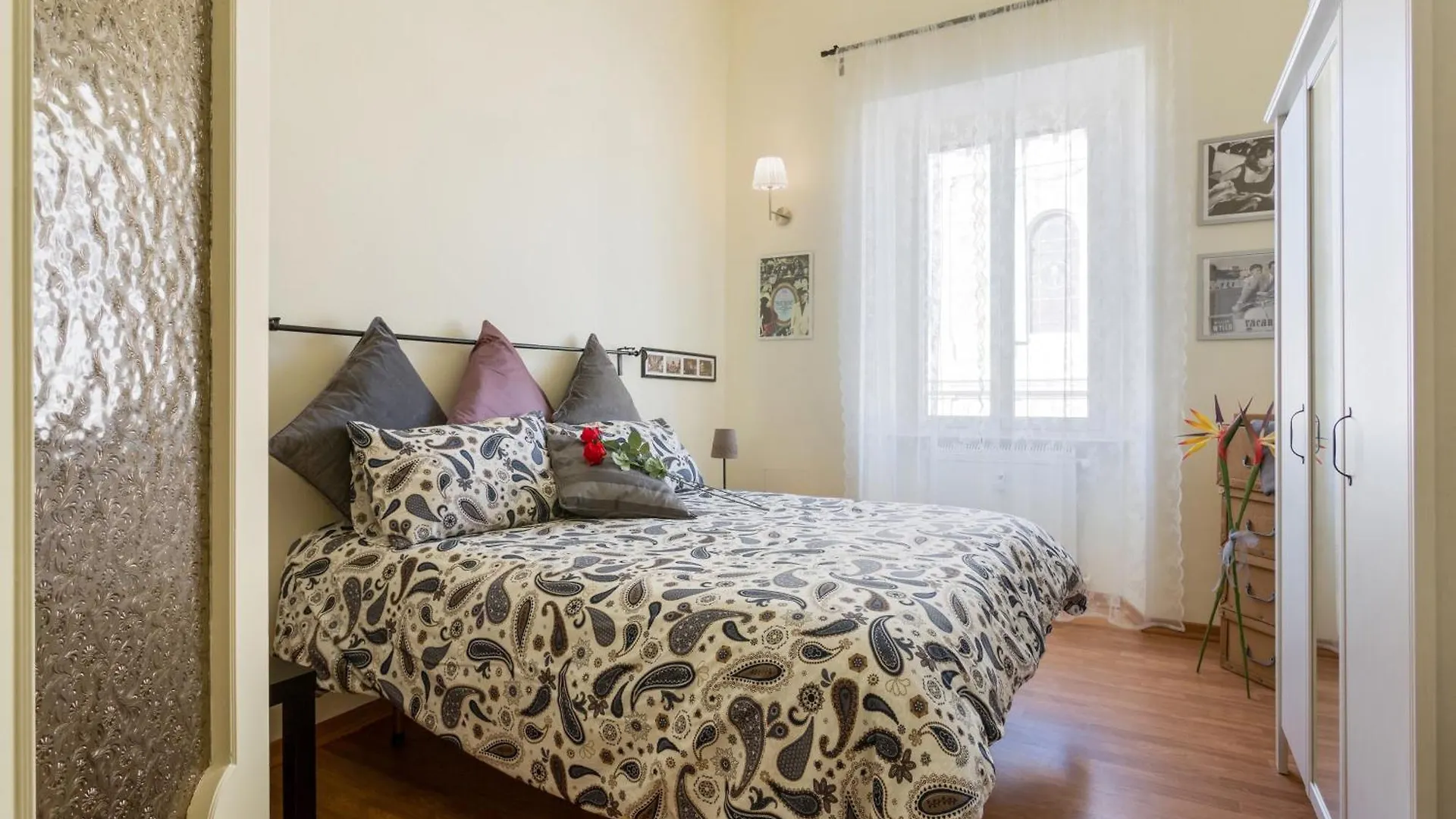 Aly Apartment In Vatican contacts